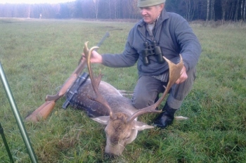 Marian Majchrzak z upolowanym łopataczem.